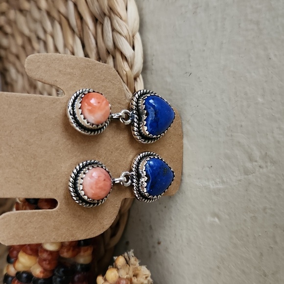 Gorgeous NWOT Native American Navajo Lapis and Pink Conch Earrings ππ©· - Picture 3 of 10